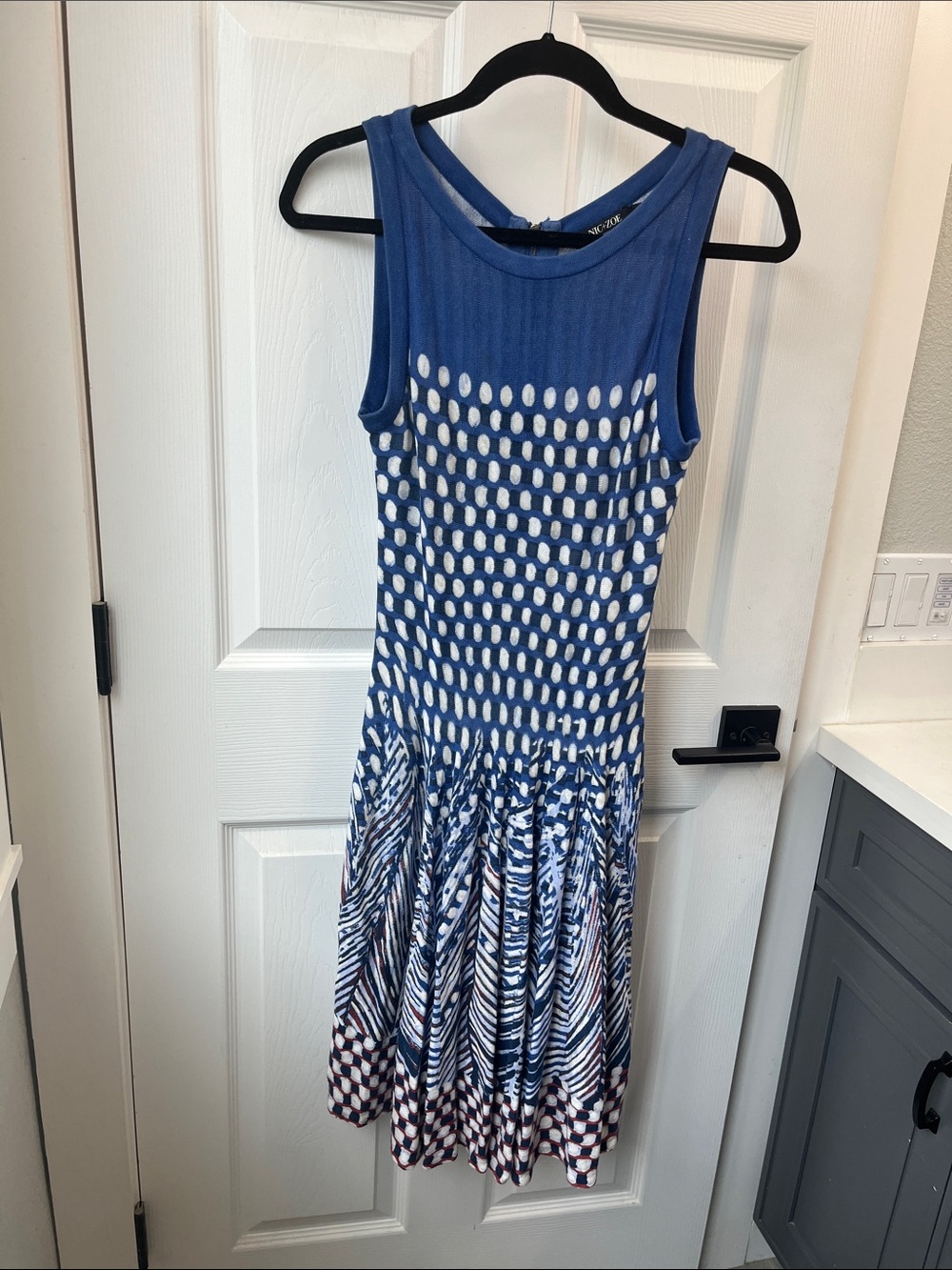NIC+ZOE Blue and White Patterned Sleeveless Midi Dress